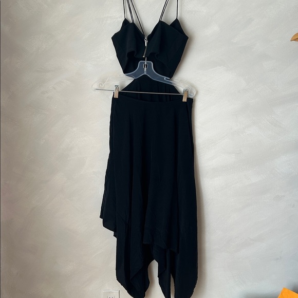 NICHOLAS Black fit & flare cocktail dress, zipper back, asymmetrical hem strappy - Picture 6 of 8